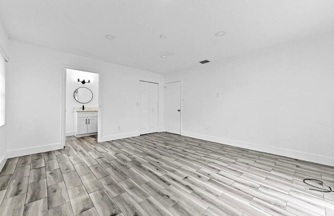 Building Photo - 1459 Summit Run Cir