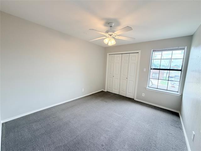 Building Photo - 2412 Lakeview Cir