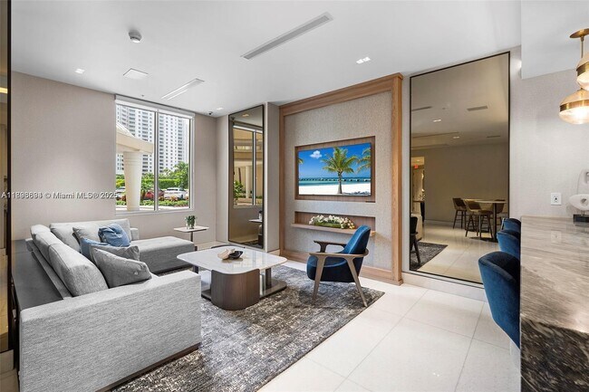 Building Photo - 888 Brickell Key Dr