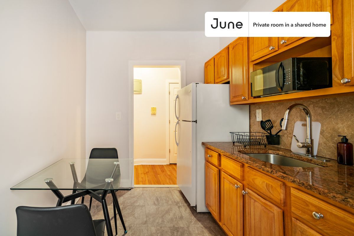 Building Photo - Room in Shared 2 bed/1 bath home
