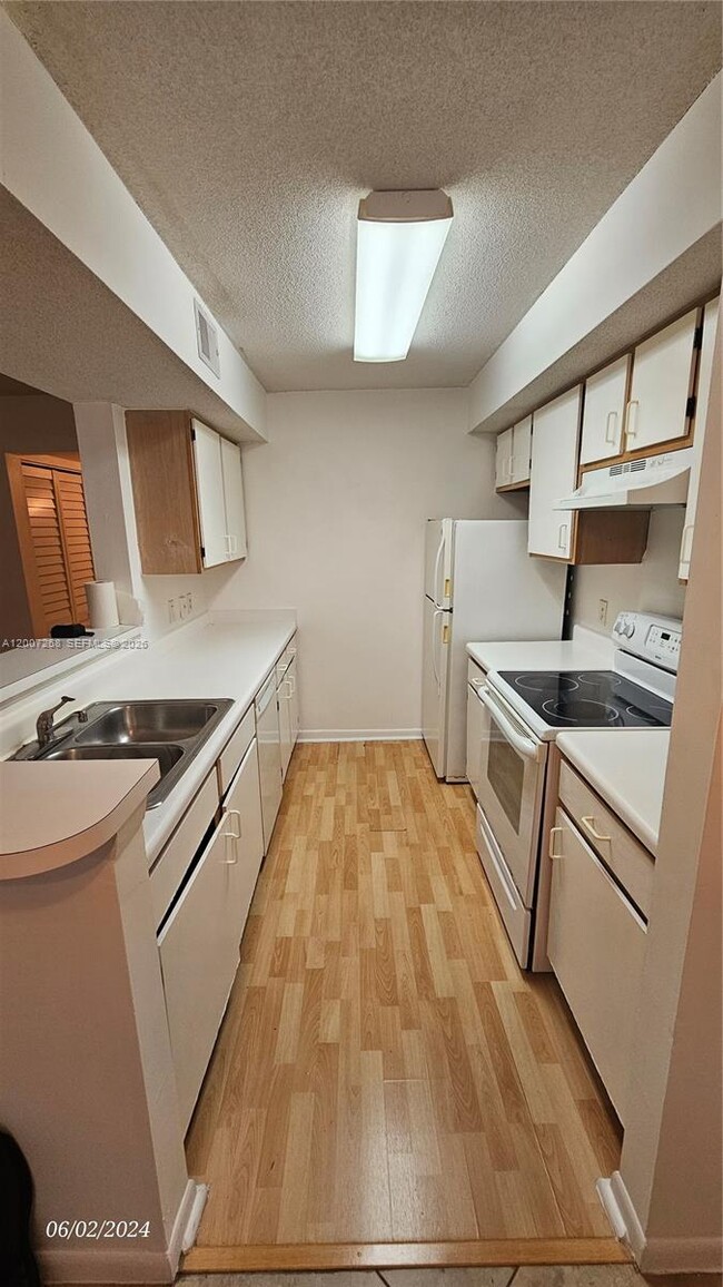Building Photo - 815 Boynton Beach Blvd