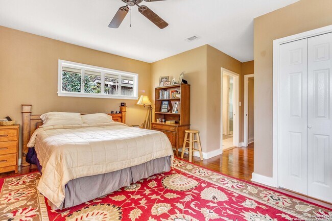 Building Photo - 724 Eventide Dr