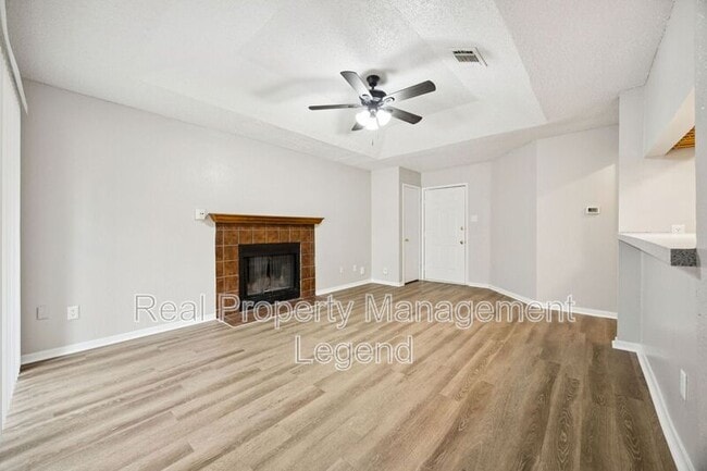 Building Photo - Hearthwood Ct 5633