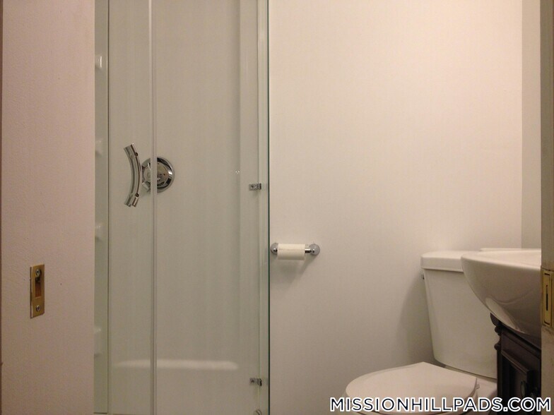 Building Photo - 28 S Huntington Ave