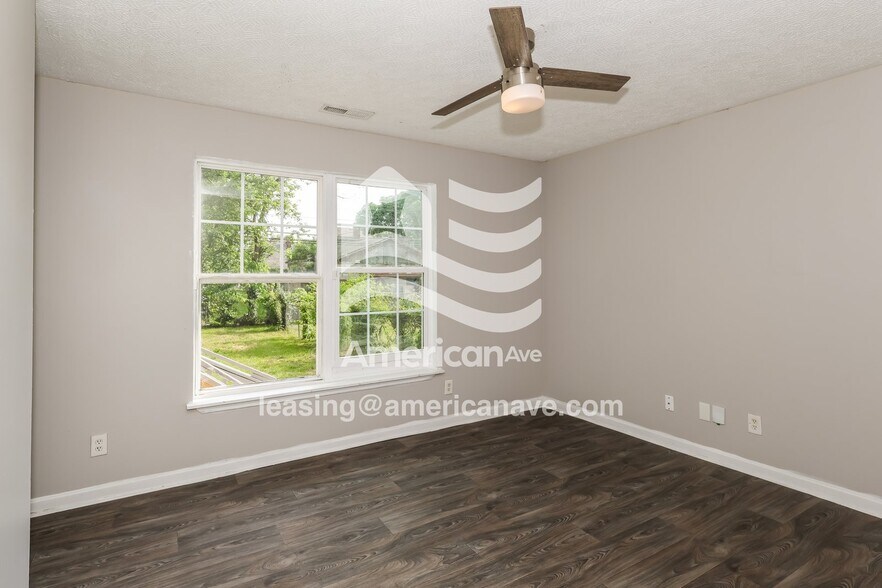 Building Photo - 2117 W Burnett Ave