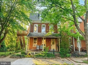 Building Photo - 657 N Charlotte St