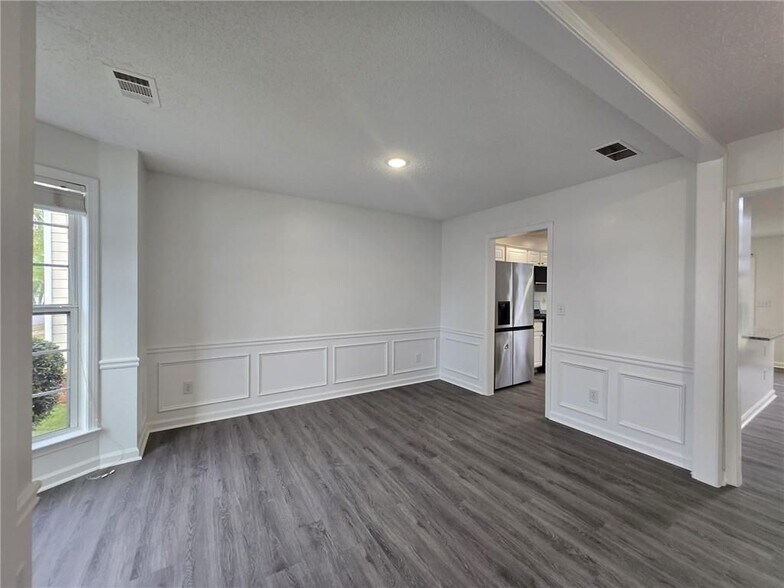 Building Photo - 4010 Ridgefair Dr