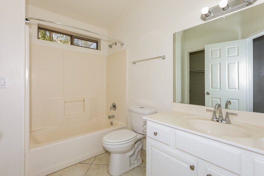 Building Photo - 743 S Del Rio Ct