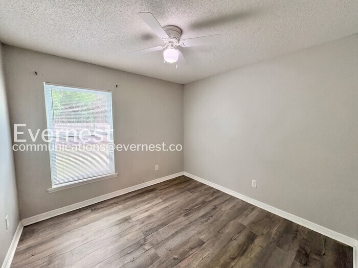Building Photo - 7870 Pine Fork Dr