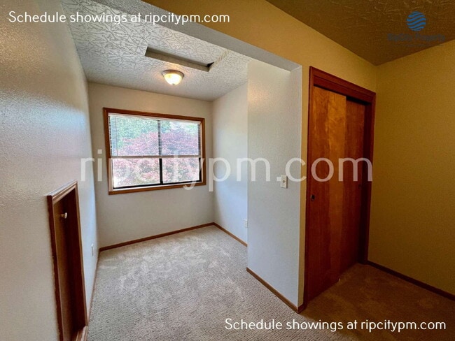 Building Photo - 13241 SW 64th Ave
