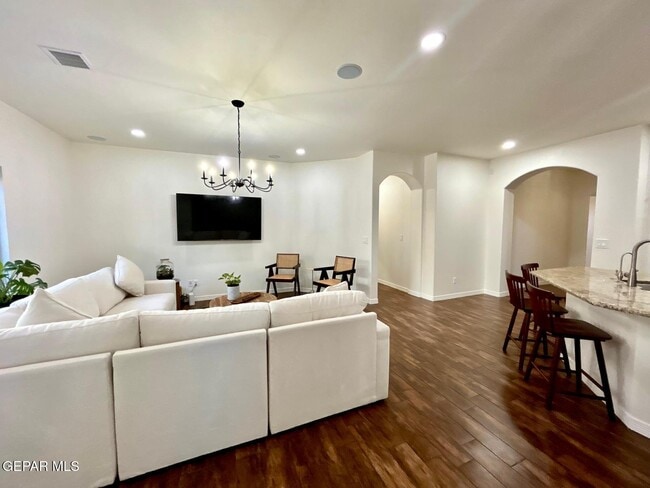 Building Photo - 7349 Skyrocket Dr