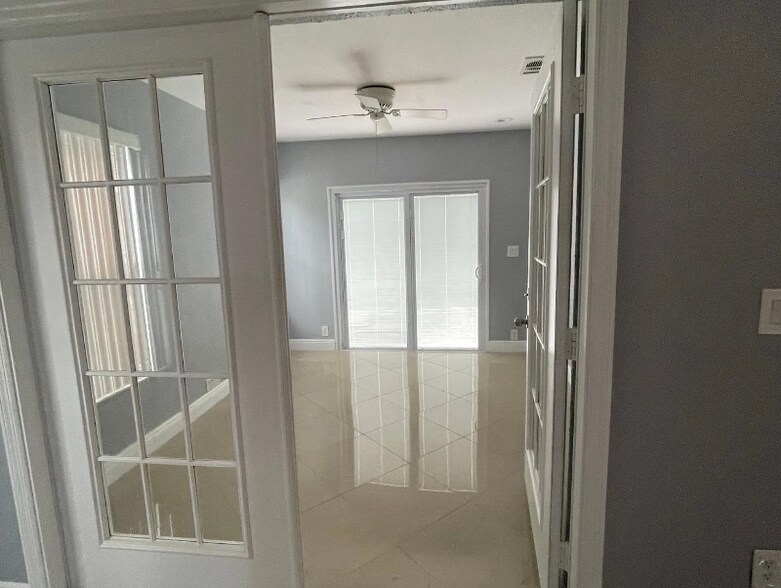 Building Photo - 11046 Crystal Glen Blvd