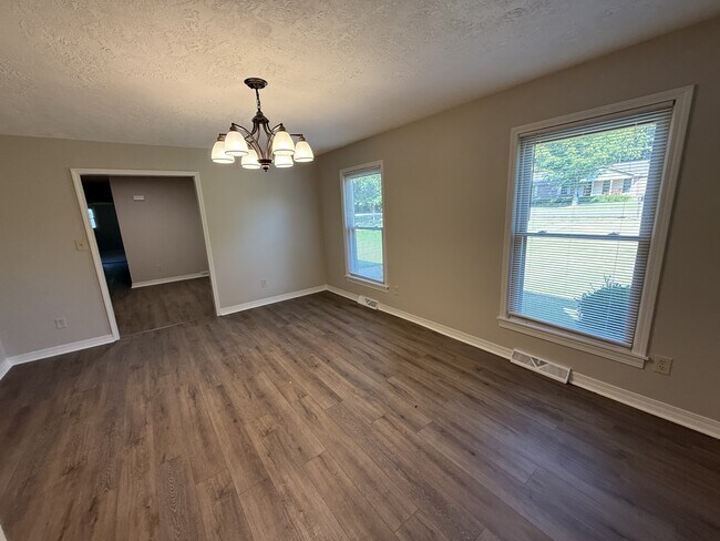 Building Photo - 364 Ridgewood Dr