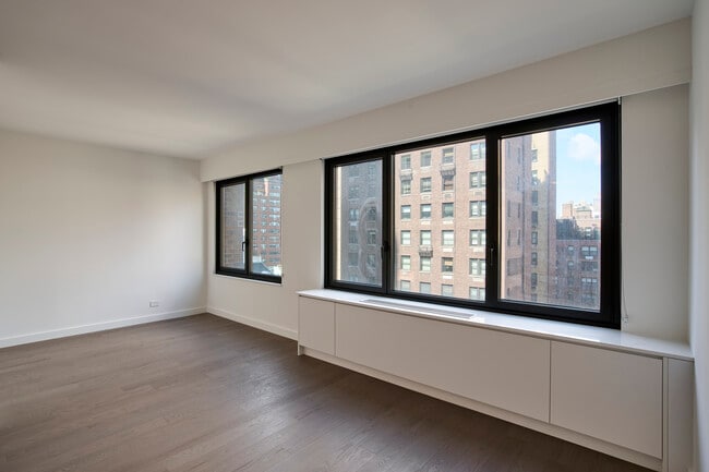 Interior Photo - 220 East 72nd Street