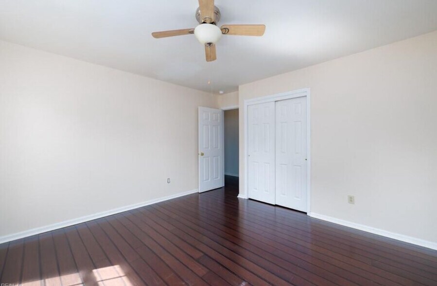 Building Photo - 1288 Hillock Xing