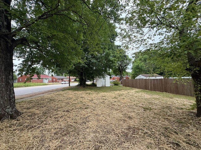 Building Photo - newly renovated 3-bedroom 1 bath