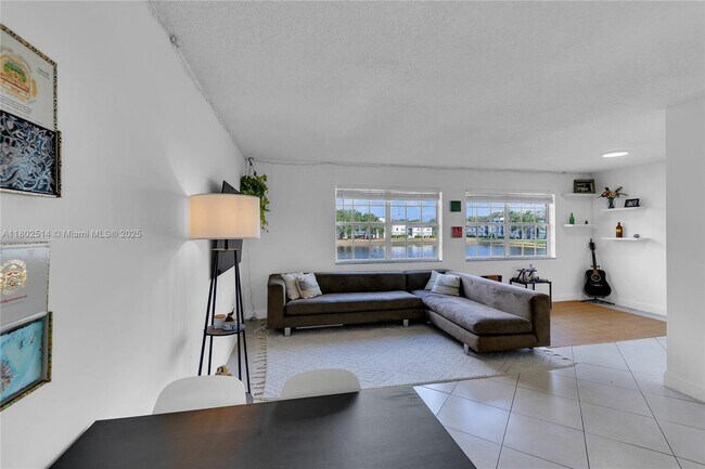 Building Photo - 333 SW 86th Ave
