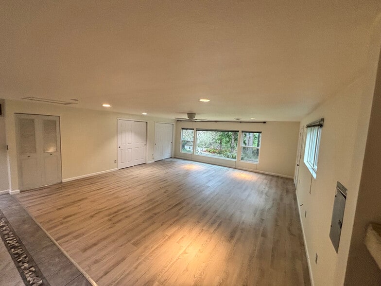 Building Photo - 4920 Gravelly Beach Rd NW