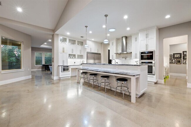 Building Photo - 3801 Peak Lookout Dr