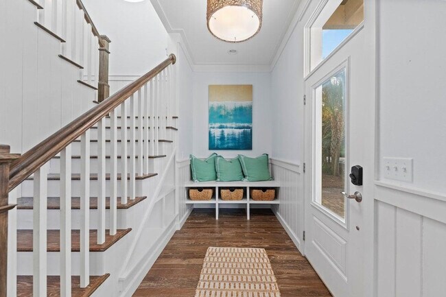 Building Photo - 285 Cassine Garden Cir