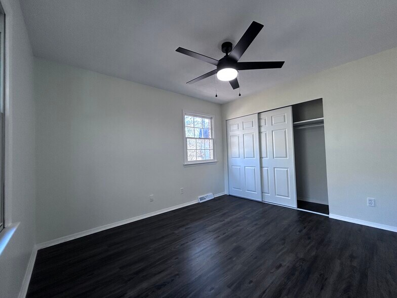 Building Photo - 3700 Cairnbrook Ct