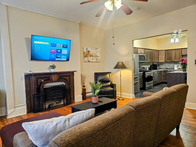 Building Photo - 112 Green St