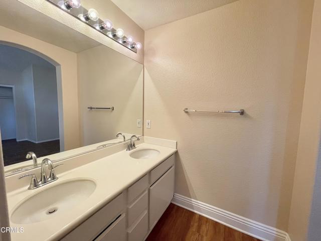 Building Photo - 425 Calle Mirasol