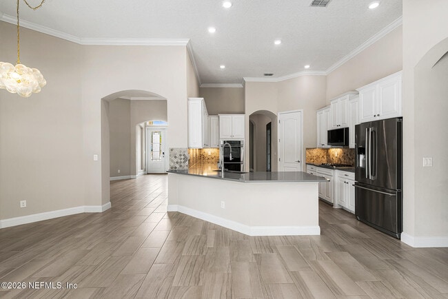 Building Photo - 126 Brasilla Ave