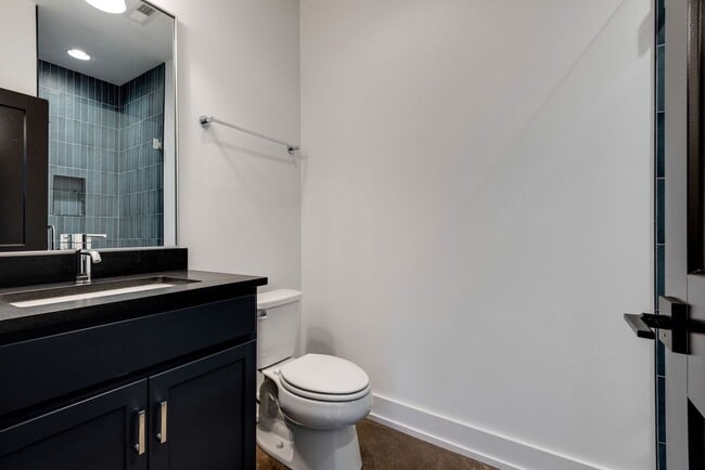 Building Photo - Welcome to Your Stylish Haven in Vibrant East Nashville!