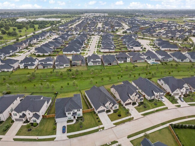 Building Photo - 7327 Sunny Oak Ln