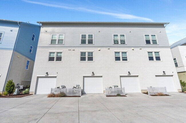 Building Photo - 4765 Isla Daybreak Rd