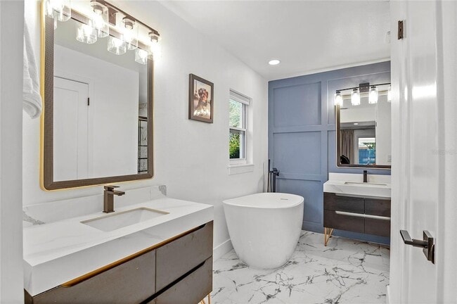 Building Photo - 2350 Sherbrooke Rd