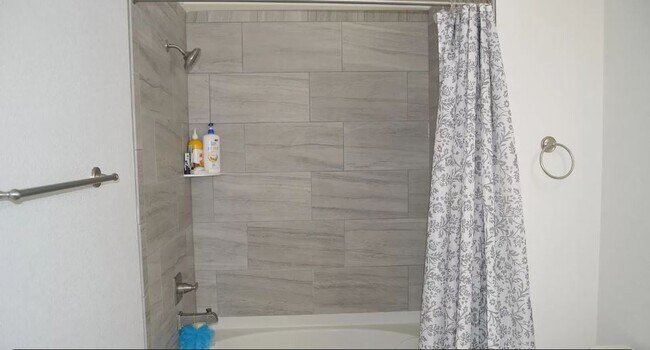 Master Bath Tub - 4771 Copeland Cir