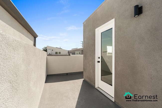 Building Photo - 3 + 3.5 Modern Mar Vista Gem with Rooftop ...