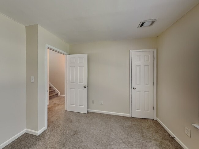 Building Photo - 1939 Redwood Trace