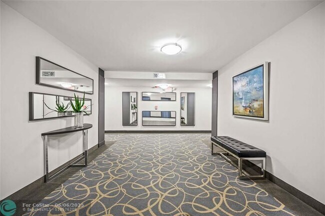 Building Photo - 3015 N Ocean Blvd