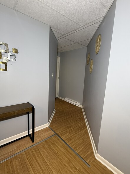 Building Photo - 147 S Main St