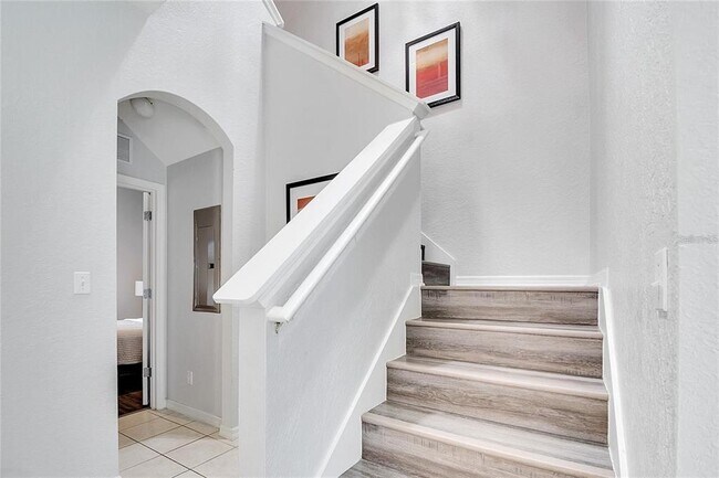 Building Photo - 2713 Bushman Dr