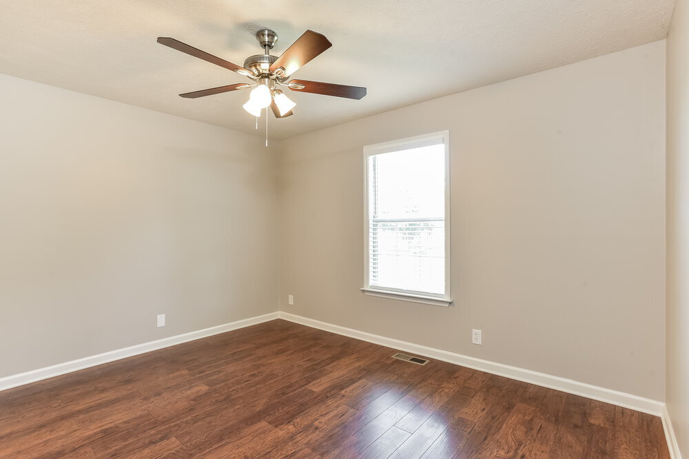 Building Photo - 4936 Deerhaven Dr