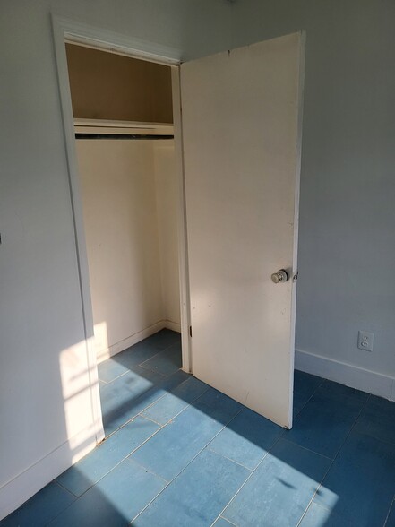 Building Photo - 104 Cottonwood Ave