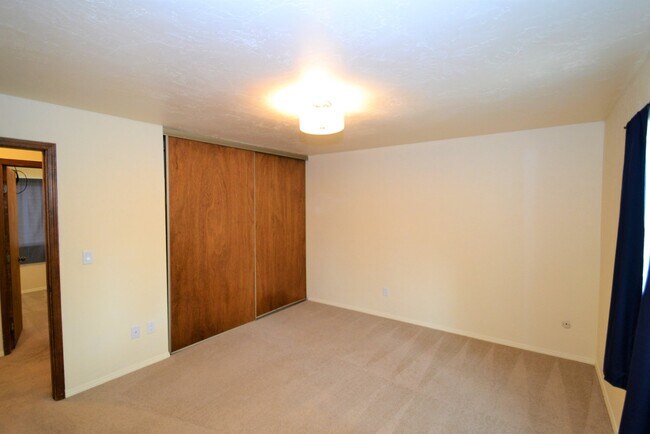 Building Photo - 1288 Suncrest Way