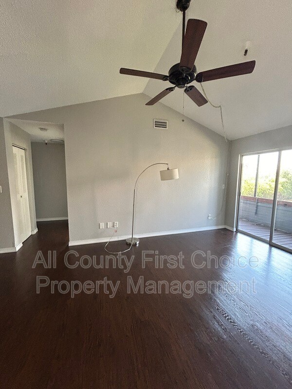 Building Photo - 10263 Gandy Blvd N