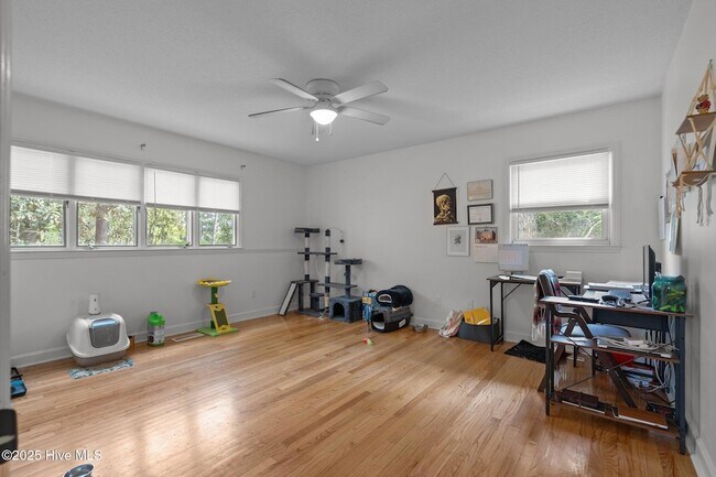 Building Photo - 185 Pine Ridge Dr