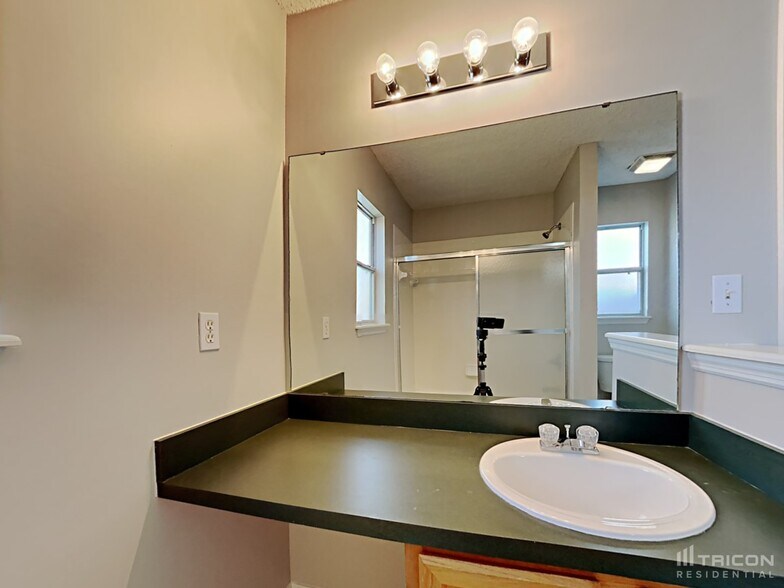 Building Photo - 3134 Wavering Ln