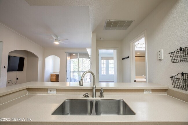 Building Photo - 10075 Gate Pkwy