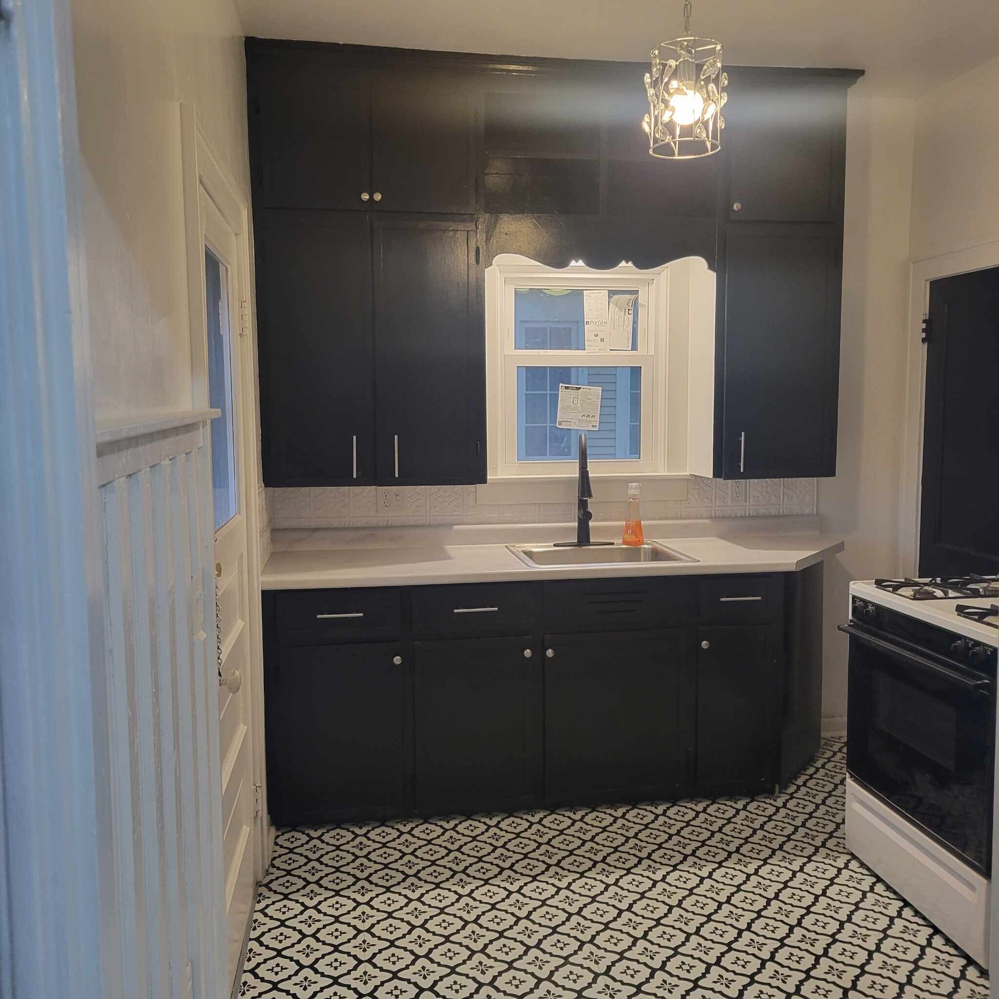 Building Photo - 127 Paddock Ave SE