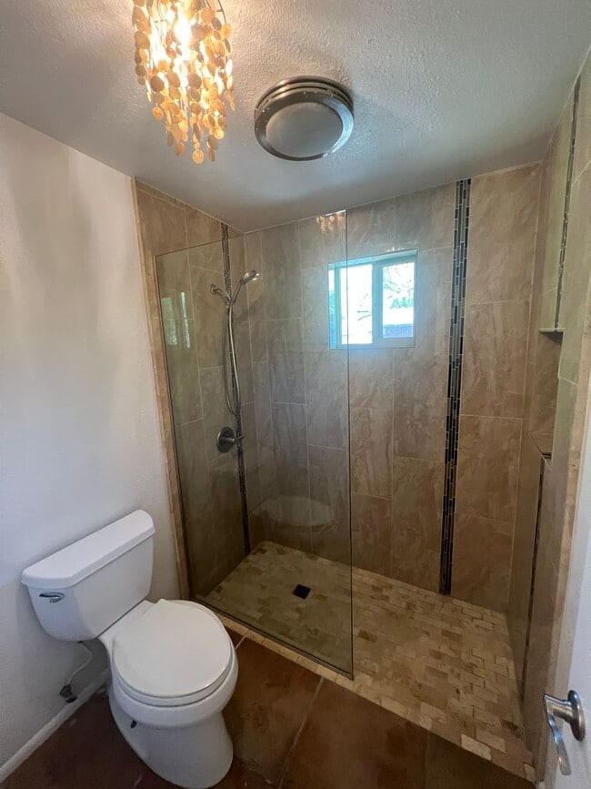 Building Photo - 4 Bed. 2 Ba. Home in Historic Dist. Minutes from the U of A, Downtown & 4th Ave. Bus. District