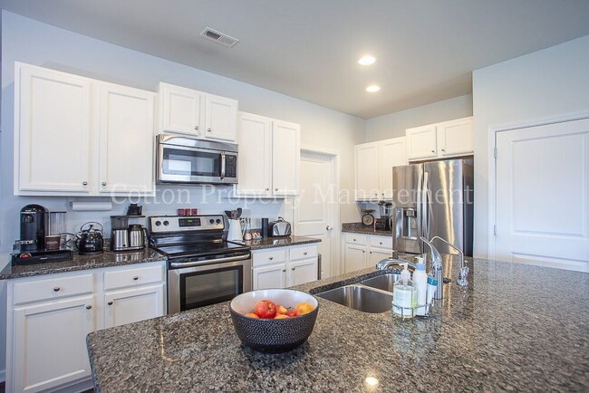 Building Photo - 142 Presley Ln