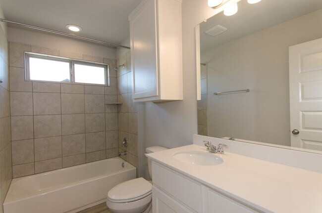Building Photo - 2136 Pecan Island Dr