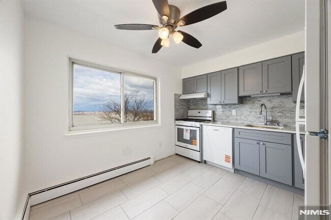 Building Photo - 1474 68th St